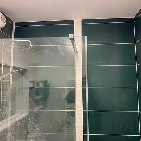 Authentique &; Design